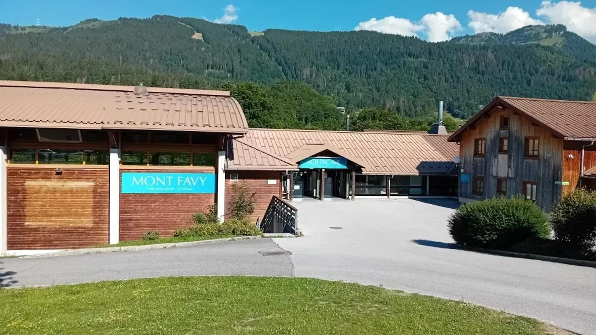Lägenhet Charmant Studio A Les Carroz Vue Montagne 27 M² Casier A Skis